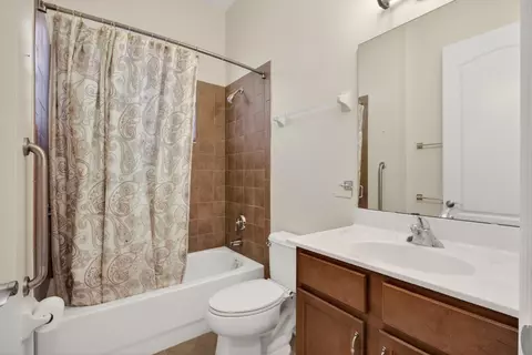 Bath - 1446 Castle Pines Cir, Saint Augustine, FL 32092 photo 3 of 3