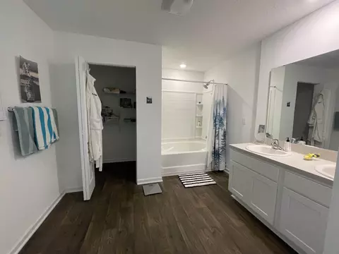 Bath - 96 Silver Birch St, Saint Augustine, FL 32084 photo 2 of 3