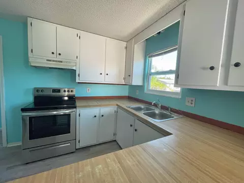 Kitchen - 203 9th St, Saint Augustine, FL 32080 photo 5 of 7