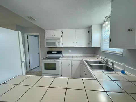 Kitchen - 203 9th St, Saint Augustine, FL 32080 photo 1 of 7