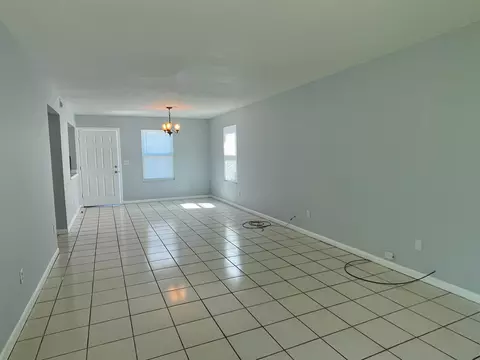 Living - 203 9th St, Saint Augustine, FL 32080 photo 3 of 5