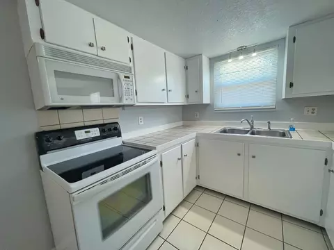 Kitchen - 203 9th St, Saint Augustine, FL 32080 photo 3 of 7