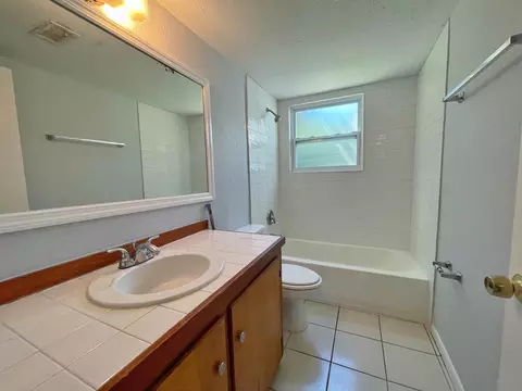Bath - 203 9th St, Saint Augustine, FL 32080 photo 1 of 4