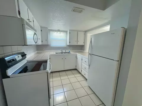 Kitchen - 203 9th St, Saint Augustine, FL 32080 photo 2 of 7