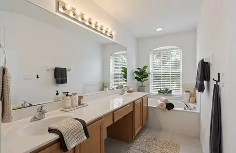 Bath - 1005 Makarios Dr, Saint Augustine, FL 32080 photo 1 of 5