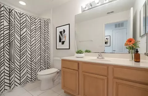 Bath - 1005 Makarios Dr, Saint Augustine, FL 32080 photo 4 of 5