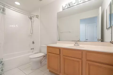 Bath - 1005 Makarios Dr, Saint Augustine, FL 32080 photo 5 of 5