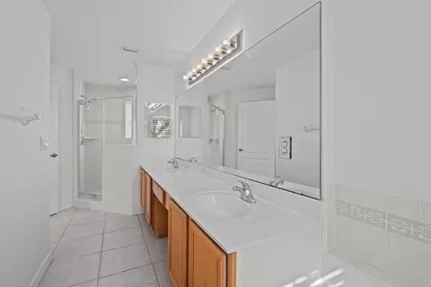 Bath - 1005 Makarios Dr, Saint Augustine, FL 32080 photo 3 of 5