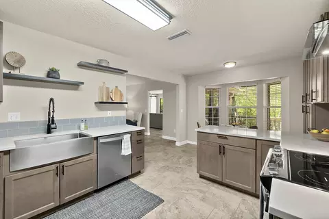 Kitchen - 3253 Turtle Creek Rd, Saint Augustine, FL 32086 photo 2 of 5