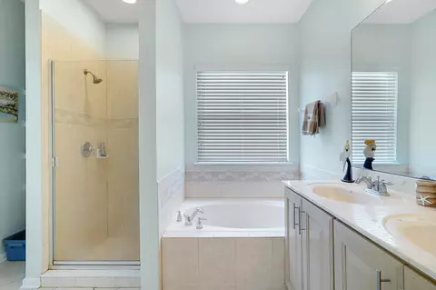 Bath - 935 Saltwater Cir, Saint Augustine, FL 32080 photo 1 of 6