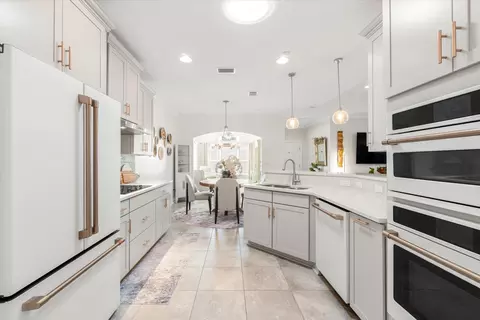 Kitchen - 82 Timoga Trl, Saint Augustine, FL 32084 photo 4 of 6