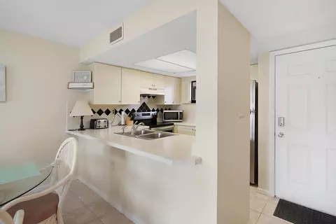 Kitchen - 4250 A1a S C12 #C12, Saint Augustine, FL 32080 photo 4 of 4