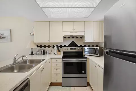 Kitchen - 4250 A1a S C12 #C12, Saint Augustine, FL 32080 photo 1 of 4