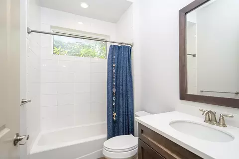 Bath - 300 S La Crescenta Dr, Saint Augustine, FL 32080 photo 4 of 4