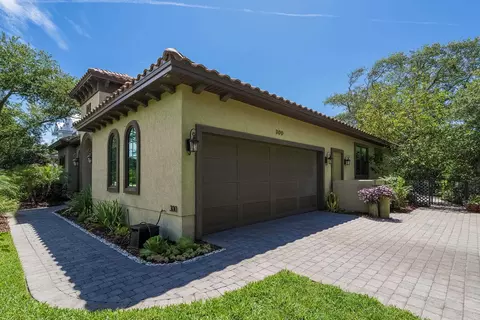 Exterior - 300 S La Crescenta Dr, Saint Augustine, FL 32080 photo 3 of 12