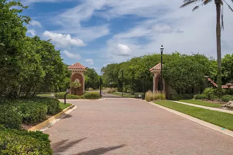 View/Area - 300 S La Crescenta Dr, Saint Augustine, FL 32080 photo 15 of 19