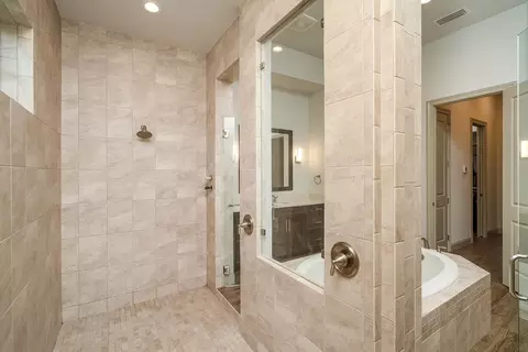 Bath - 300 S La Crescenta Dr, Saint Augustine, FL 32080 photo 3 of 4
