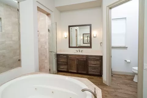 Bath - 300 S La Crescenta Dr, Saint Augustine, FL 32080 photo 2 of 4