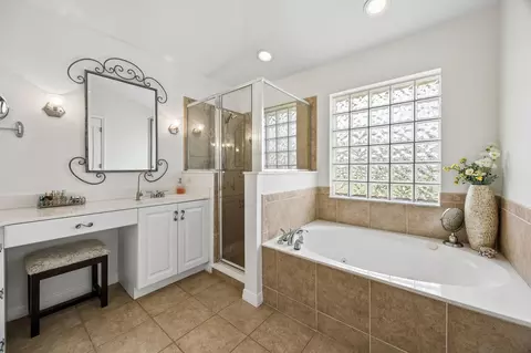 Bath - 351 Point Pleasant Dr, Saint Augustine, FL 32086 photo 2 of 4
