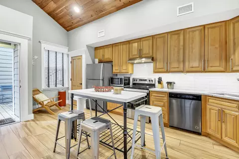 Kitchen - 9 Sevilla St, Saint Augustine, FL 32084 photo 4 of 5