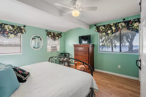 Bedroom - 8333 Colee Cove Rd, Saint Augustine, FL 32092 photo 6 of 8