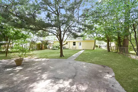 Exterior - 228 Spring St, Saint Augustine, FL 32084 photo 6 of 10