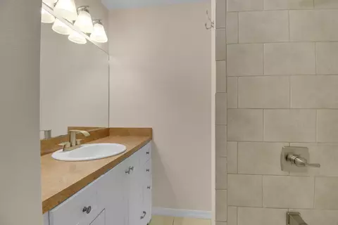 Bath - 228 Spring St, Saint Augustine, FL 32084 photo 1 of 3
