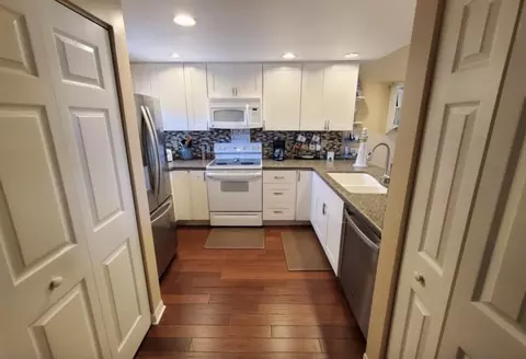 Kitchen - 4250 A1a S I35 Elevator #BLDG ST, Saint Augustine, FL 32080 photo 1 of 5