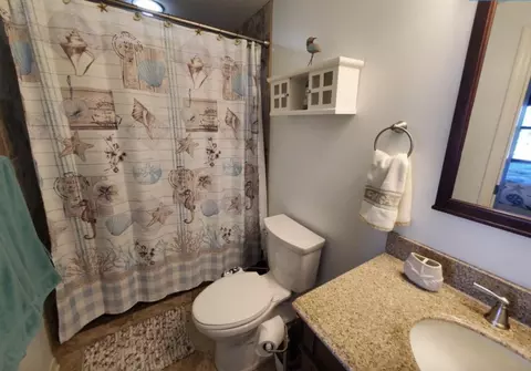 Bath - 4250 A1a S I35 Elevator #BLDG ST, Saint Augustine, FL 32080 photo 1 of 3