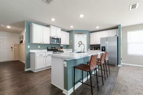 Kitchen - 253 Jarama Cir, Saint Augustine, FL 32084 photo 2 of 6