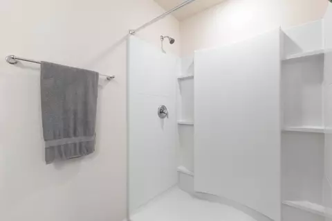 Bath - 253 Jarama Cir, Saint Augustine, FL 32084 photo 3 of 4