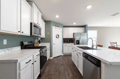 Kitchen - 253 Jarama Cir, Saint Augustine, FL 32084 photo 4 of 6