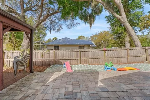 Exterior - 204 Queen Rd, Saint Augustine, FL 32086 photo 7 of 14