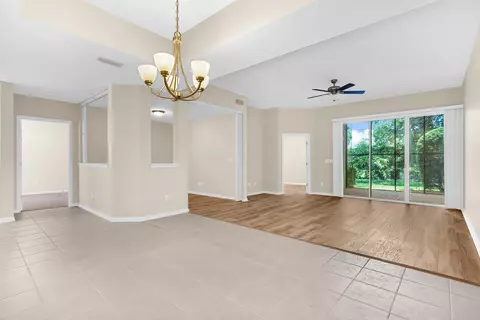 Living - 1003 Makarios Dr, Saint Augustine, FL 32080 photo 4 of 9