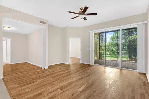 Living - 1003 Makarios Dr, Saint Augustine, FL 32080 photo 7 of 9