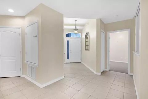 Entry Way - 1003 Makarios Dr, Saint Augustine, FL 32080 photo 4 of 5