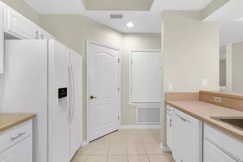 Entry Way - 1003 Makarios Dr, Saint Augustine, FL 32080 photo 5 of 5