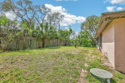 Exterior - 355 Biscayne Ave, Saint Augustine, FL 32080 photo 8 of 9