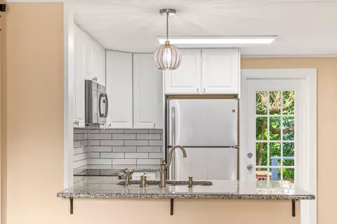 Kitchen - 68 Angelo Ln, Saint Augustine, FL 32086 photo 2 of 3