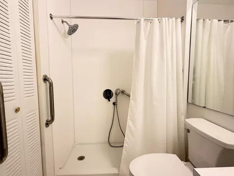 Bath - 615 Fairway Dr #101, Saint Augustine, FL 32084 photo 1 of 3