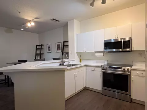 Kitchen - 615 Fairway Dr #101, Saint Augustine, FL 32084 photo 1 of 2