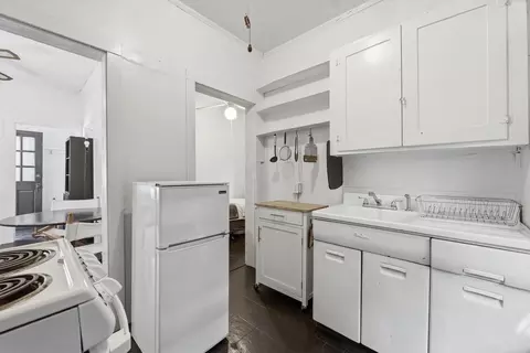 Kitchen - 50 Charlotte St, Saint Augustine, FL 32084 photo 5 of 6