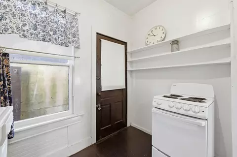 Kitchen - 50 Charlotte St, Saint Augustine, FL 32084 photo 6 of 6