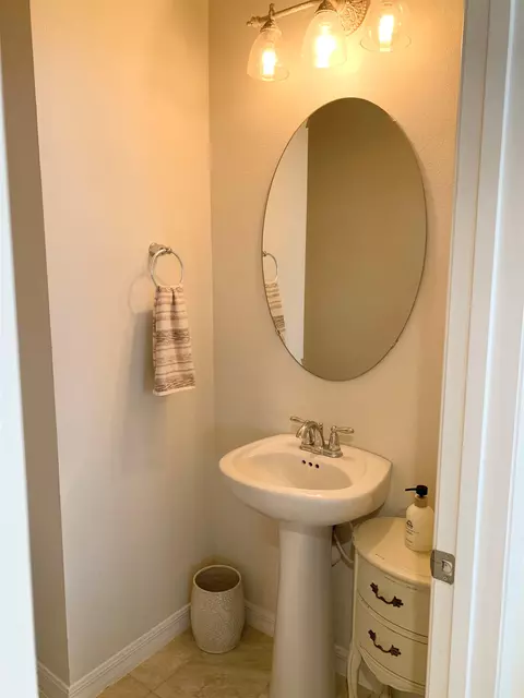 Bath - 165 Myrtle Oak Ct, Saint Augustine, FL 32092 photo 1 of 5