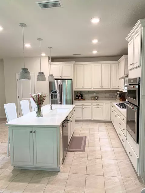 Kitchen - 165 Myrtle Oak Ct, Saint Augustine, FL 32092 photo 4 of 6