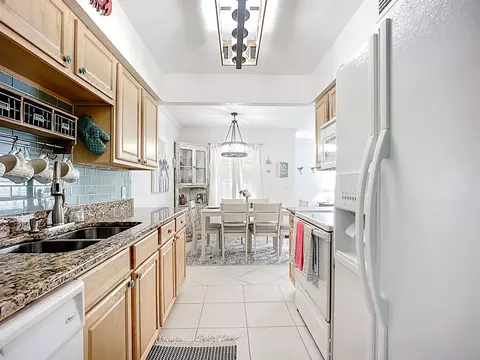 Kitchen - 30 Brigantine Ct, Saint Augustine, FL 32080 photo 10 of 10