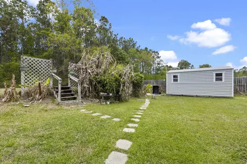 Exterior - 4025 Red Pine Ln, Saint Augustine, FL 32086 photo 7 of 9
