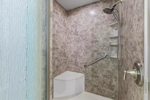 Bath - 4025 Red Pine Ln, Saint Augustine, FL 32086 photo 4 of 5