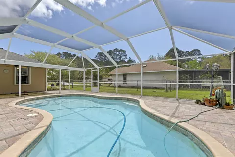 Exterior - 4025 Red Pine Ln, Saint Augustine, FL 32086 photo 6 of 9
