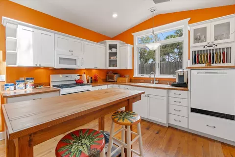 Kitchen - 68 Kings Ferry Way, Saint Augustine, FL 32084 photo 2 of 4